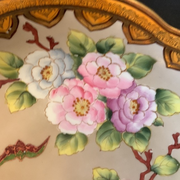 Vintage unbranded hand painted floral porcelain gilded vanity tray - Picture 4 of 12